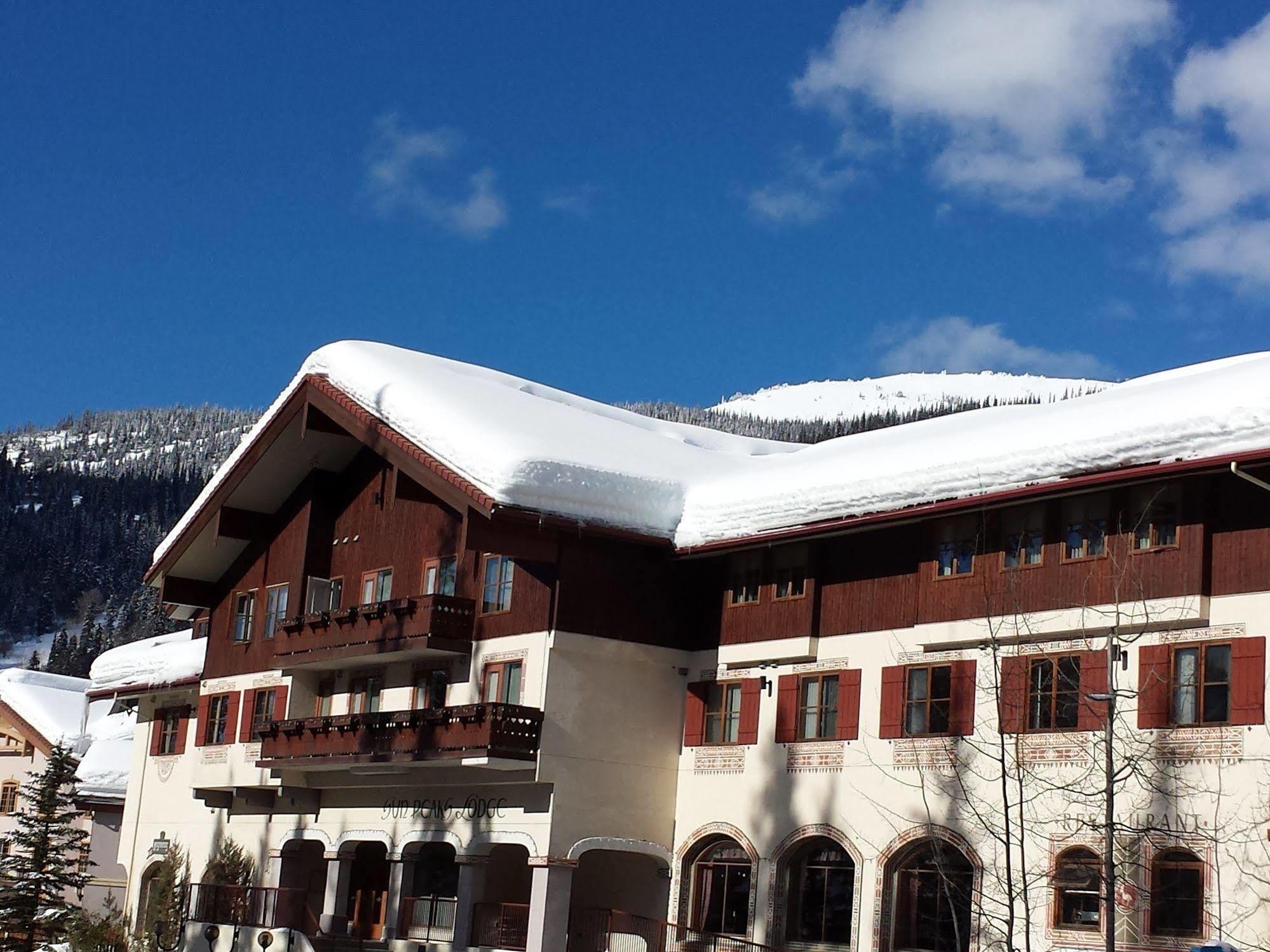 Sun Peaks Lodge Exterior foto